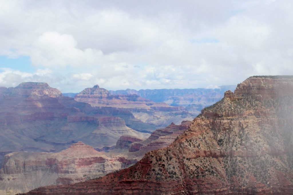 red cliffs of the grand canyon at Mather Point