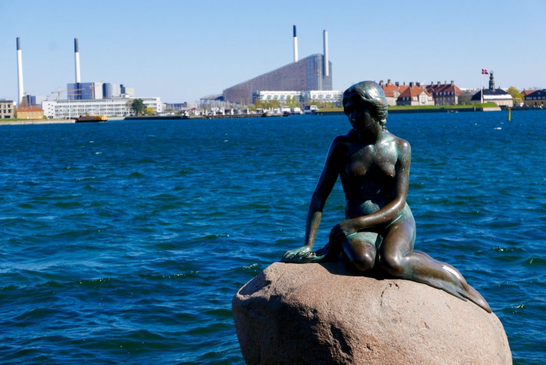 Copenhagen is quickly becoming one of the trendiest cities in Europe to visit. With only 3 days in Copenhagen, first-timers can craft an itinerary to get an overview of the city. Check out this post for the perfect 3 day Copenhagen itineray for first timers, or pin it for later!