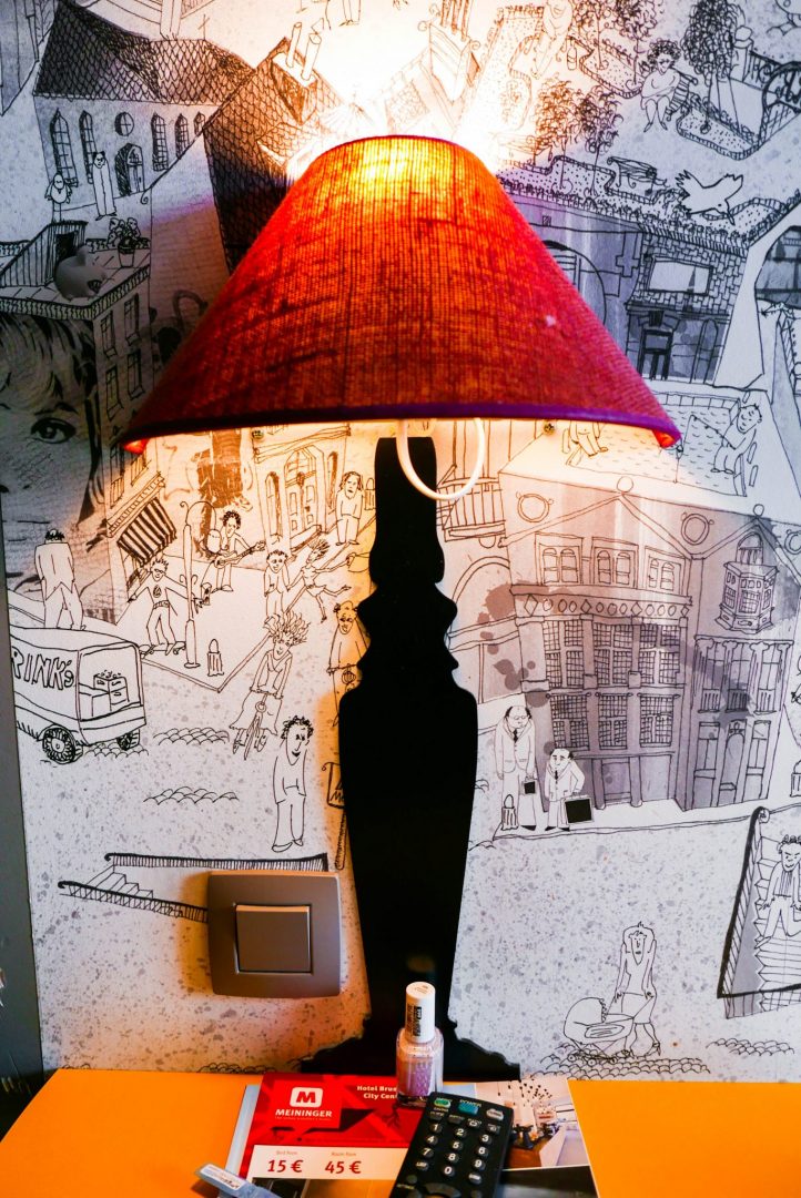 MEININGER Brussels dorm lamp