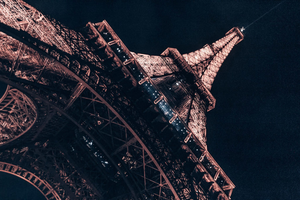 the Eiffel tower lit up at night