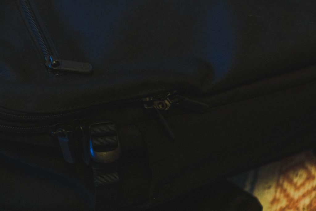 The zippers - tortuga backpack review